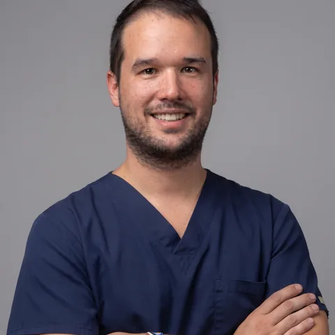 Dr. José Villa
